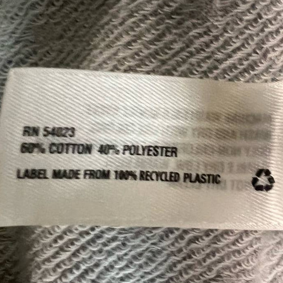 3/$27 Gap Crewneck Sweatshirt in Gray, White Polka Dots, Medium - Picture 9 of 11